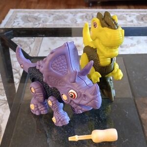 BUILD YOUR OWN DINOSAUR